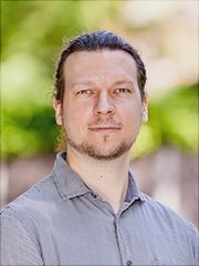 simon-grund-180x240-180x240